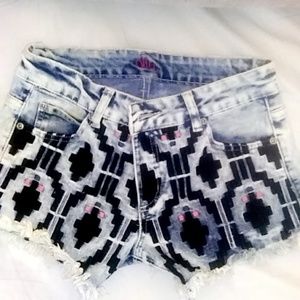 Tribal embroidered shorts